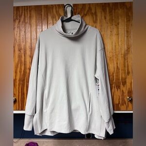 Womens NWT Reebok sweatshirt size L